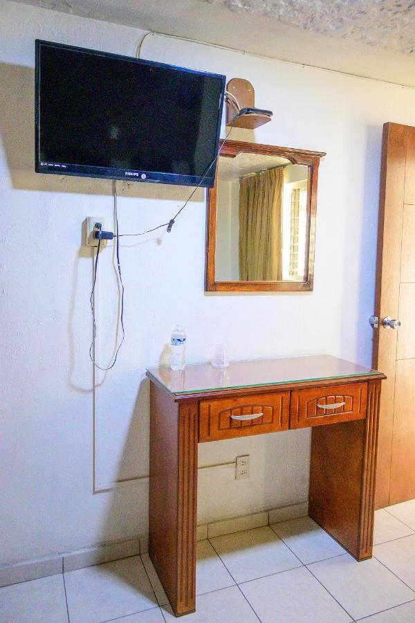 Hotel Acuario En Ocotlan Ngoại thất bức ảnh